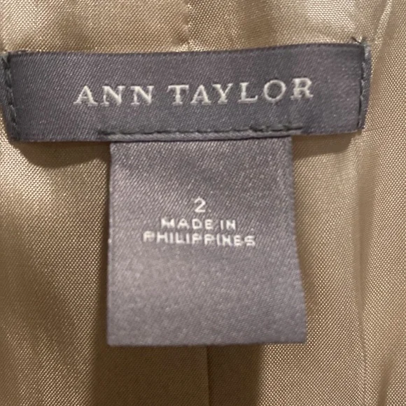 Ann Taylor suit. - Picture 4 of 9